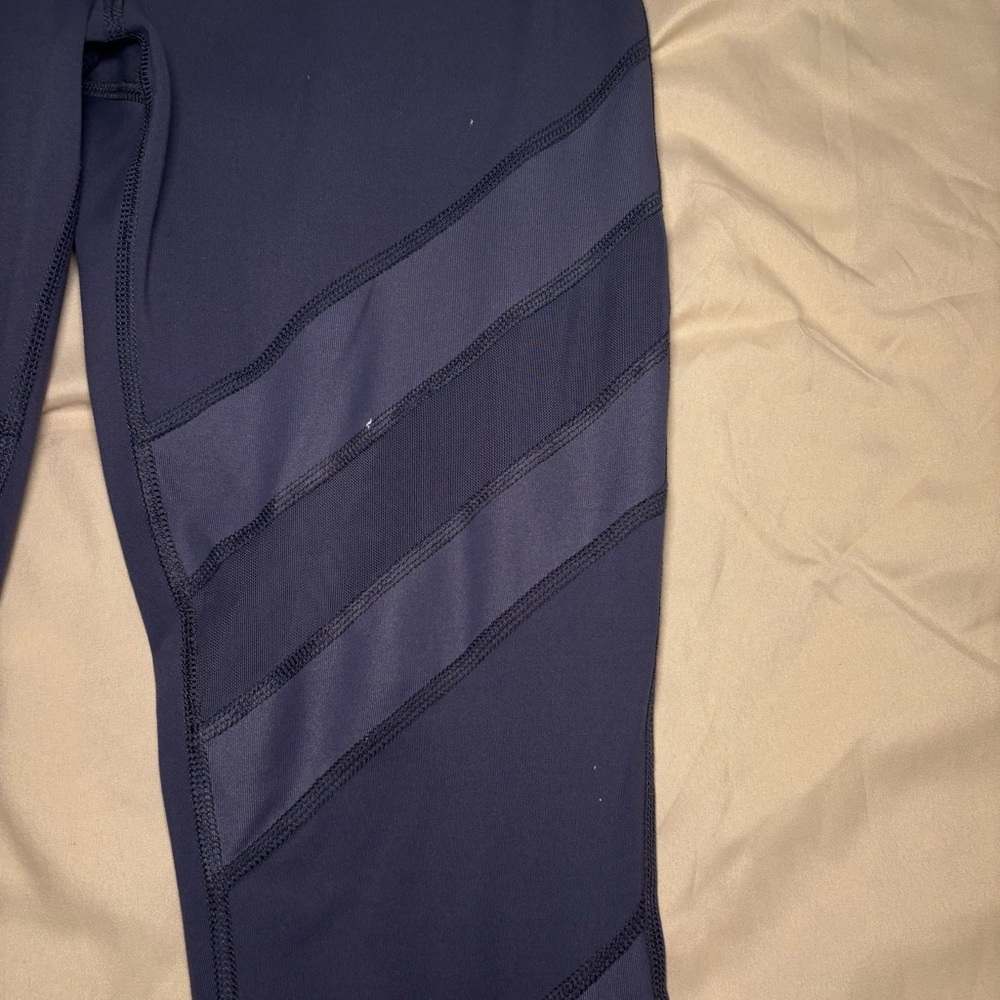 Yogalicious Women’s Deep Blue Leggings with Mesh Detail Size M - Picture 5 of 6